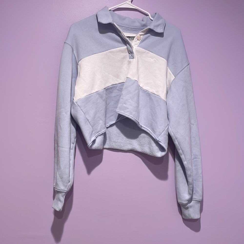 Blue and white crew neck sweatshirt